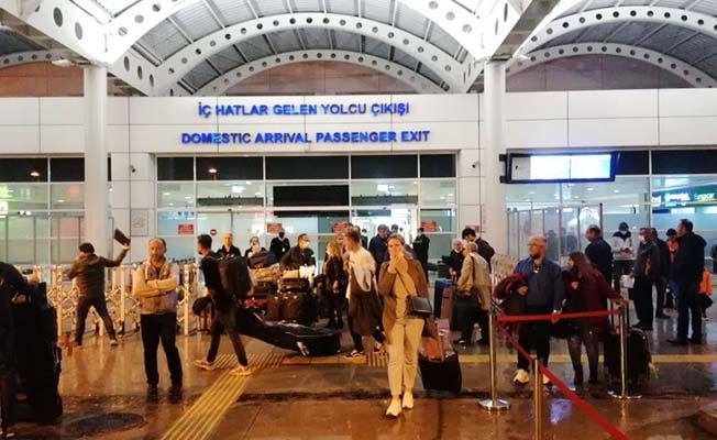 İstanbul-Antalya seferini yapan uçak hava muhalefetinden Denizli’ye indi