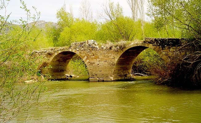 Çal'da Roma döneminden miras tarihi köprü kurtuluyor