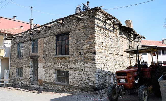 Buldan'da 120 yıllık taş ev taş ev hayat buluyor