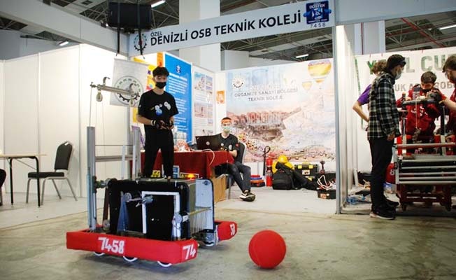 Denizli OSB Teknik Koleji robotik yarışmasına damga vurdu