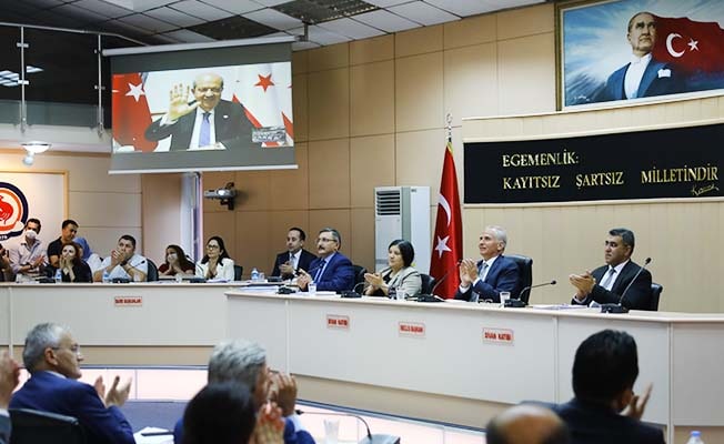 KKTC Cumhurbaşkanı Tatar Büyükşehir Meclisine hitap etti