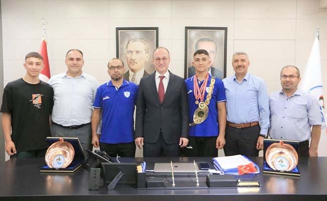 Başkan Örki şampiyon güreşçiyi ağırladı