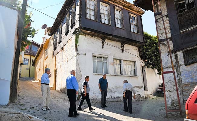 Başkan Şevik, tarihi mahalleyi adım adım gezdi  