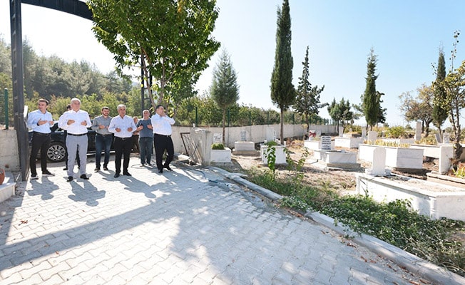 Başkan Zolan mezarlıklarda süren yenileme çalışmalarını inceledi