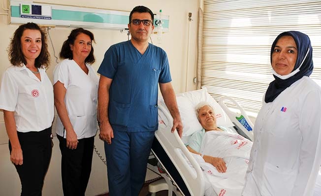 Kolon kanseri 74 yaşındaki hasta laporoskopik ameliyatla sağlığına kavuştu