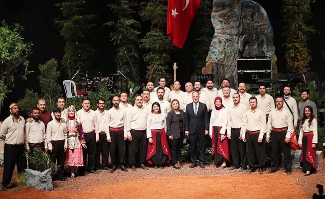 Pamukkale Belediyesi’nden Zafer Bayramı’na özel tiyatro gösterisi