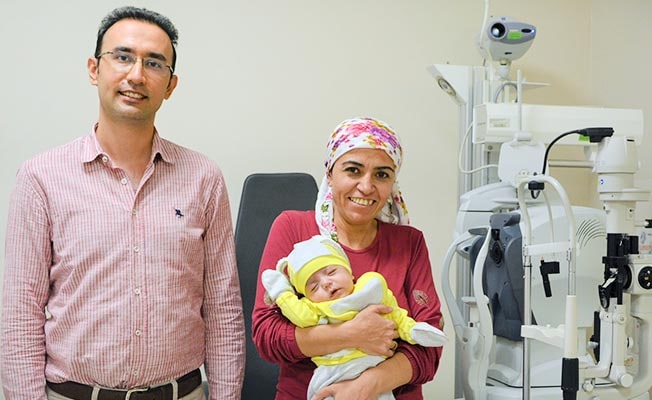 Üçüz doğan bebek kör olmaktan doktorun dikkatiyle kurtuldu