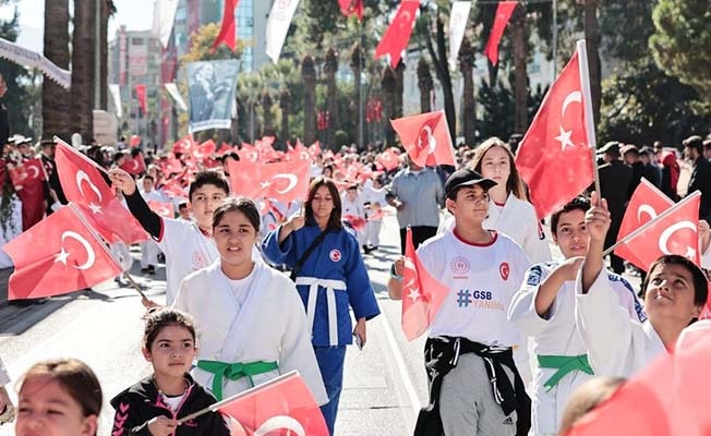 Denizli'de Cumhuriyet Bayramı sportif ve kültürel etkinliklerle kutlandı