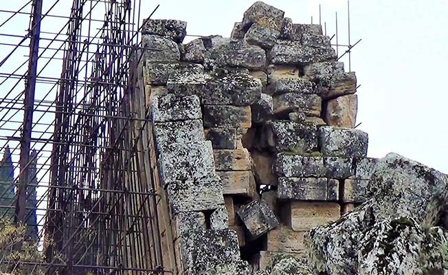 Hierapolis’teki Hamam Bazilikası yıkılma tehlikesiyle karşı karşıya