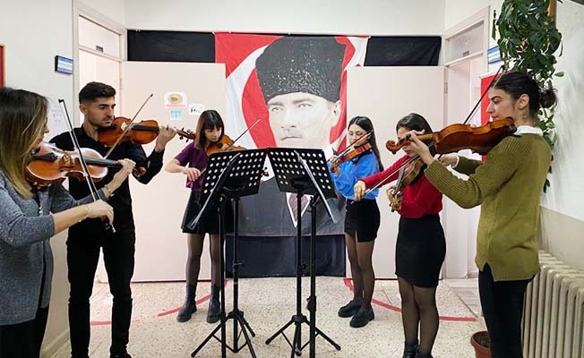 PAÜ ortaokul öğrencilerine oda müziği konseri gerçekleştirdi