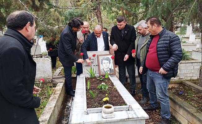 45 yıl önce bombalı saldırıda yaşamını yitiren Baki Ekiz mezarı başında anıldı