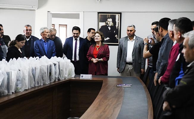 Başkan Çelik belediye personeli ile bayramlaştı