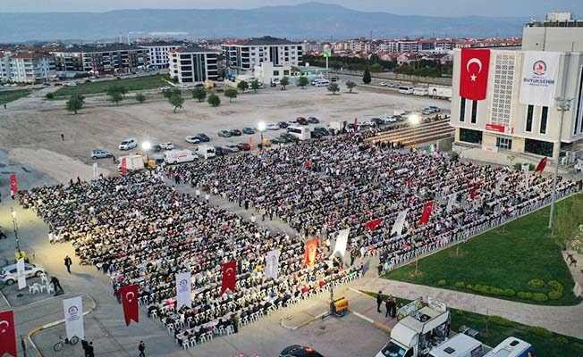 Büyükşehir’den 7 bin kişilik iftar sofrası