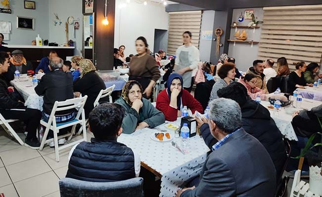 Hayırsever gurbetçi her akşam 130 kişiye restoranda iftar yaptırıyor