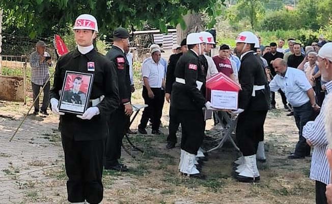 Kalp krizi sonucu hayatını kaybeden asker, törenle toprağa verildi