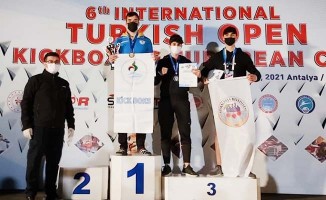 Pamukkale Belediyesporlu kick bokscular 1 altın ve 2 bronz madalya kazandı