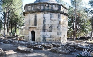 Emir Sultan Türbesi arkeolojik kazısı başladı