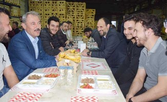 Milletvekili Şahin Tin mermer işçileriyle birlikte iftar yaptı