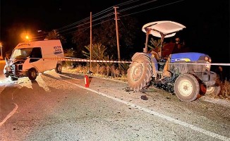 Panelvanın çarptığı traktörde emekli bankacı hayatını kaybetti
