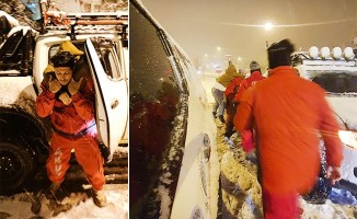 Kar nedeniyle mahsur kalan vatandaşlar tahliye ediliyor