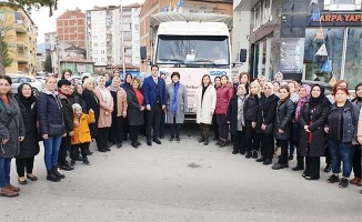 AK Partili kadınlardan depremzedelere destek