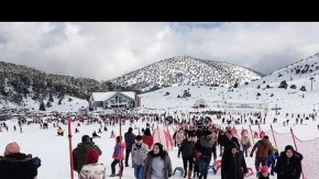Denizli Kayak Merkezi yerli ve yabancı turistlerin akınına uğradı
